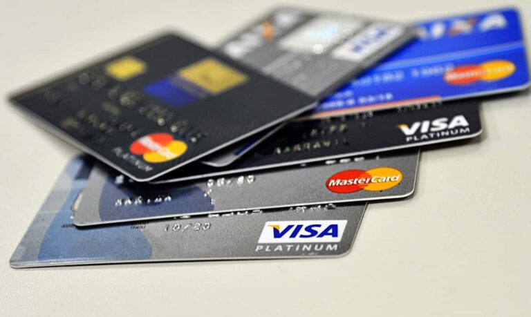 Débitos com Cartão de Crédito Atingem Recorde no Brasil: Entenda o Cenário Atual