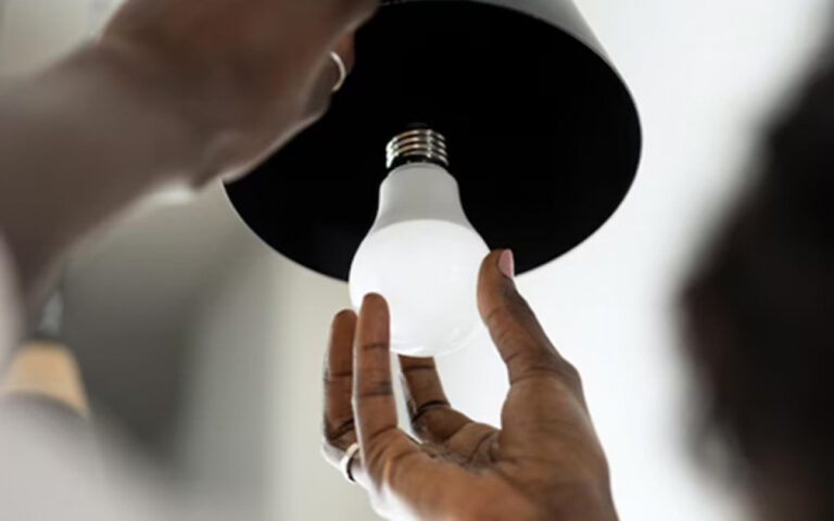 Distribuidoras de Energia Elétrica Podem Receber Crédito de R$ 7 Bilhões Distribuidoras de Energia Elétrica Podem Receber Crédito de R$ 7 Bilhões