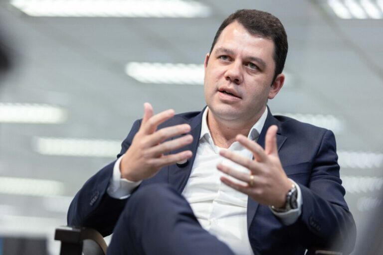 Inteligência Artificial e Calor Humano: Ronaldo Beber, CEO da Gramado Parks, Fala Sobre Inovação no Turismo Inteligência Artificial e Calor Humano: Ronaldo Beber, CEO da Gramado Parks, Fala Sobre Inovação no