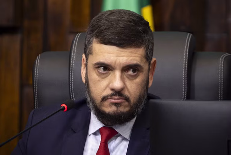 PGR Acusa Bacellar e Outros Envolvidos em Vazamentos para o Comando Vermelho PGR Acusa Bacellar e Outros Envolvidos em Vazamentos para o Comando Vermelho