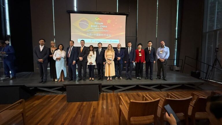 Prefeita Katia Miki Destaca Cooperação Brasil-China em Fórum no Rio de Janeiro Prefeita Katia Miki Destaca Cooperação Brasil-China em Fórum no Rio de Janeiro