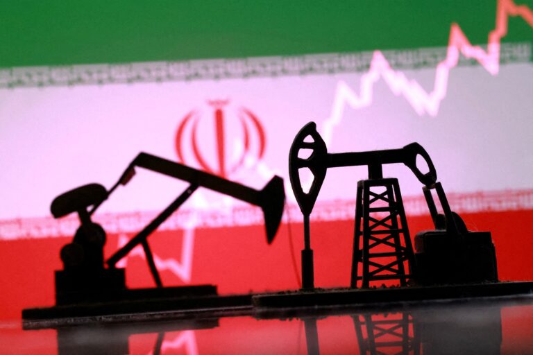 Queda no Preço do Petróleo: Negociações Entre EUA e Irã Abertas ao Mundo Queda no Preço do Petróleo: Negociações Entre EUA e Irã Abertas ao Mundo