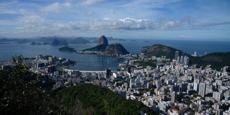 Rio de Janeiro: 461 Anos da Cidade Maravilhosa Através da Música Rio de Janeiro: 461 Anos da Cidade Maravilhosa Através da Música