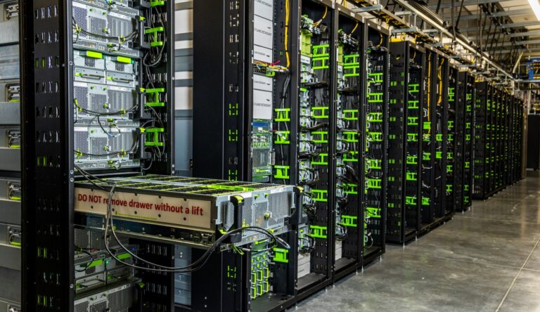 Rio de Janeiro Investe em Data Centers: Oportunidades e Desafios no Setor Rio de Janeiro Investe em Data Centers: Oportunidades e Desafios no Setor