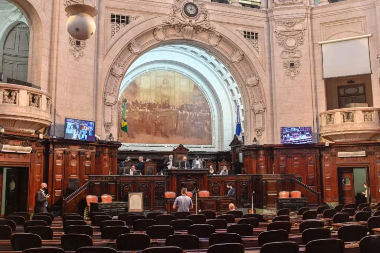 TRE-RJ Retotaliza Votos Após Cassação de Bacellar: Entenda as Mudanças na Alerj