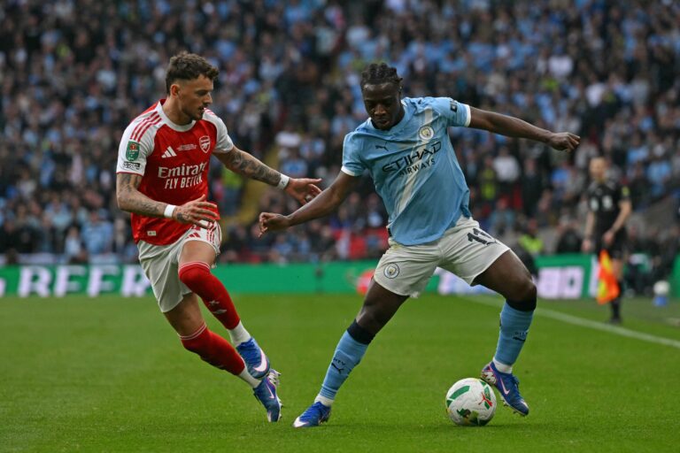 Arsenal e Manchester City: Decisão Imperdível na Premier League Arsenal e Manchester City: Decisão Imperdível na Premier League