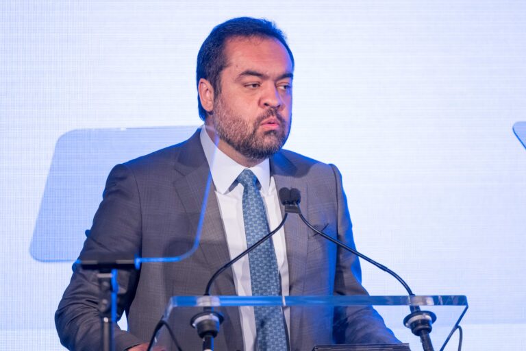 Cláudio Castro Recorre ao TSE para Anular Inelegibilidade Até 2030
