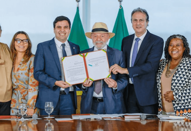 Deputado Renan Ferreirinha Protocola Projeto para Proibir Redes Sociais para Menores de 16 Anos Deputado Renan Ferreirinha Protocola Projeto para Proibir Redes Sociais para Menores de 16 Anos