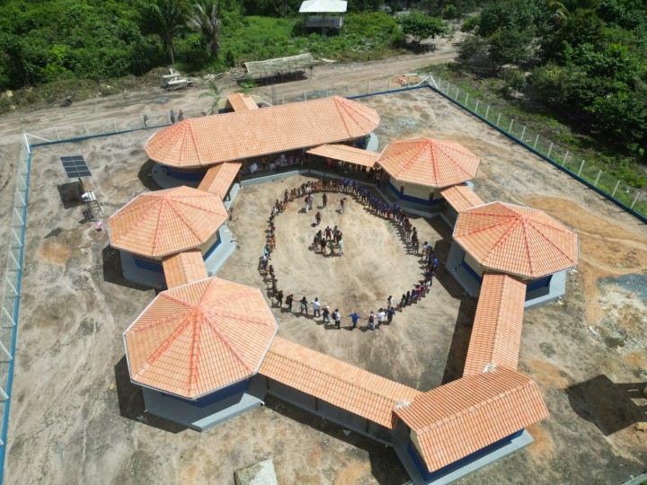 Escola Municipal Indígena Mbuesawaruka Maku Salustiana Borari é Inaugurada no Arapiuns Escola Municipal Indígena Mbuesawaruka Maku Salustiana Borari é Inaugurada no Arapiuns