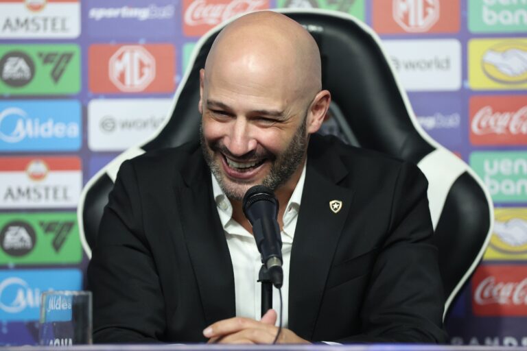 Franclim Carvalho Inaugura ‘Nova Era’ no Botafogo com Estreia Contra o Caracas Franclim Carvalho Inaugura 'Nova Era' no Botafogo com Estreia Contra o Caracas