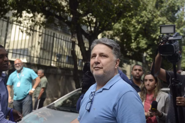 Garotinho Confirma Candidatura ao Governo do RJ em Caso de Eleição Direta