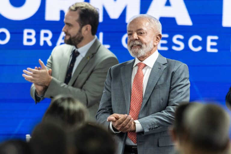Governo Lula Anuncia Nova MP para Subsidiar Diesel e Enfrentar Crise Internacional Governo Lula Anuncia Nova MP para Subsidiar Diesel e Enfrentar Crise Internacional