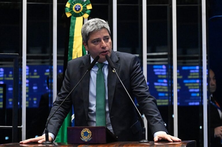 Inconstitucionalidade da Permanência de Couto no Governo do Rio, Afirma Portinho