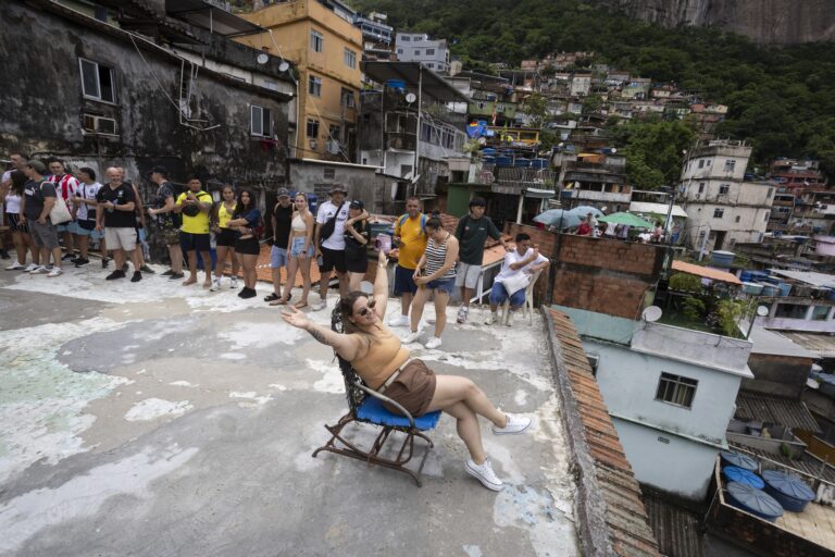 O Fenômeno da Trend da Rocinha: Vídeo de Drone Emociona e Inspira o Mundo O Fenômeno da Trend da Rocinha: Vídeo de Drone Emociona e Inspira o Mundo