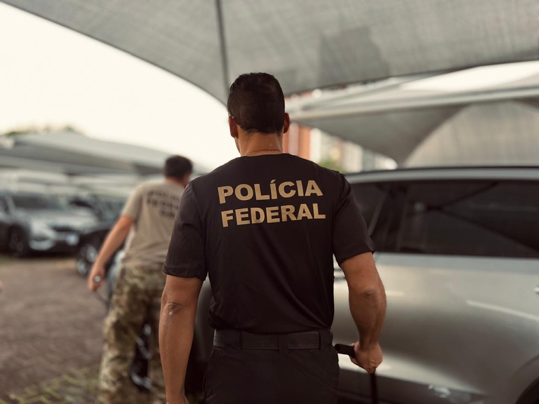 Polícia Federal Prende Homem com 45kg de Cocaína e Celulares no RJ Polícia Federal Prende Homem com 45kg de Cocaína e Celulares no RJ