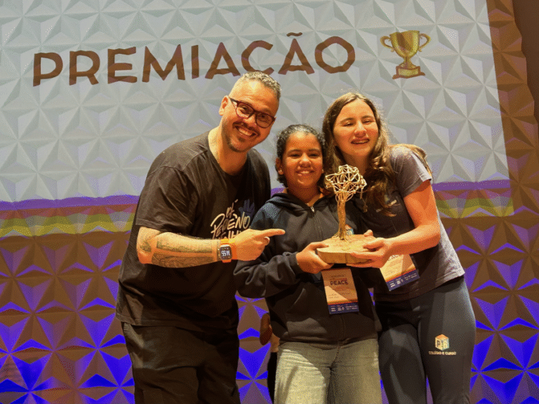 Alunas de Petrópolis conquistam prêmio da UNESCO com aplicativo inovador de saúde mental Alunas de Petrópolis conquistam prêmio da UNESCO com aplicativo inovador de saúde mental
