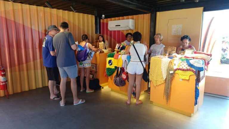 Artesanato Local Brilha no Evento ‘Todo Mundo no Rio’ em Copacabana Artesanato Local Brilha no Evento 'Todo Mundo no Rio' em Copacabana