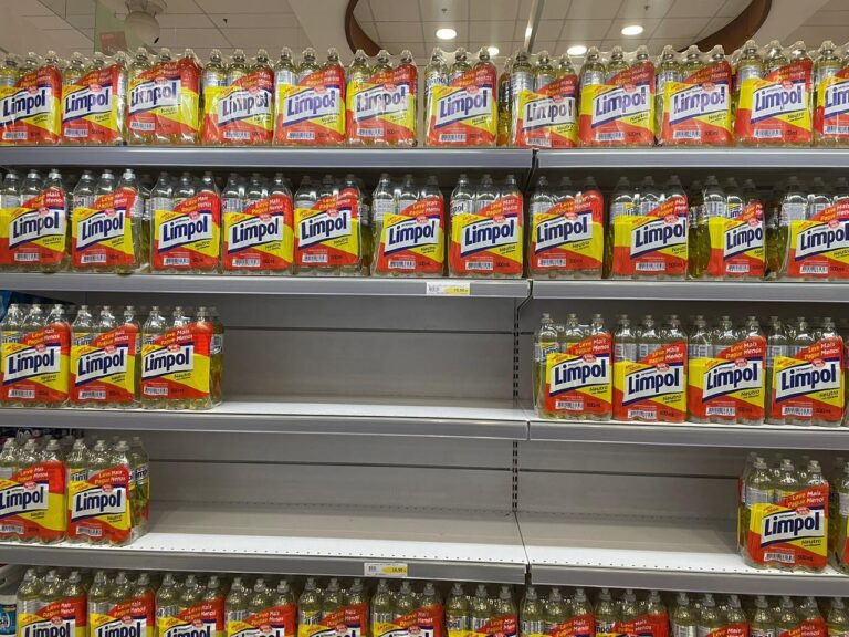 Crise da Ypê: Supermercados Retiram Produtos e Concorrentes se Aproveitam da Situação Crise da Ypê: Supermercados Retiram Produtos e Concorrentes se Aproveitam da Situação