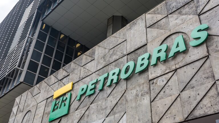 Petrobras Enfrenta Desafio com Queda de 7% nos Lucros em Meio à Guerra do Irã Petrobras Enfrenta Desafio com Queda de 7% nos Lucros em Meio à Guerra do Irã