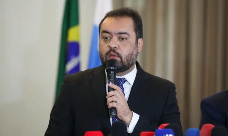 Rio de Janeiro: Exonera 1,4 mil Funcionários Comissionados Após Troca de Governança Rio de Janeiro: Exonera 1,4 mil Funcionários Comissionados Após Troca de Governança