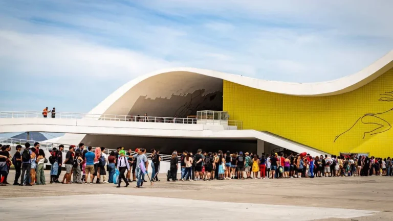 Niterói Expo Geek: O Maior Evento de Cultura Pop do Rio que Transforma o Caminho Niemeyer