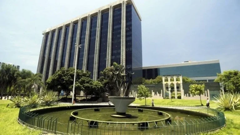 Fitch eleva nota de crédito do Rio a ‘AAA’ e destaca gestão fiscal sólida Fitch eleva nota de crédito do Rio a ‘AAA’ e destaca gestão fiscal sólida