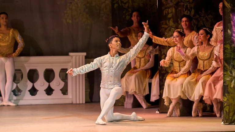 O Lago dos Cisnes encanta Petrópolis com Ballet Nacional do Panamá