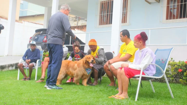 Programa ELO de Nova Iguaçu une cuidado a cães e bem-estar social