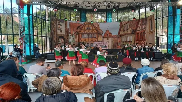 Serra Serata reúne cultura e gastronomia italiana de forma gratuita no Palácio de Cristal Serra Serata reúne cultura e gastronomia italiana de forma gratuita no Palácio de Cristal