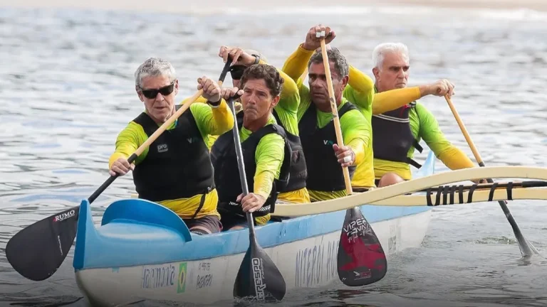 Super Paddle em Niterói: 3ª Etapa na Praia de Charitas Reúne Atletas de Canoagem e SUP
