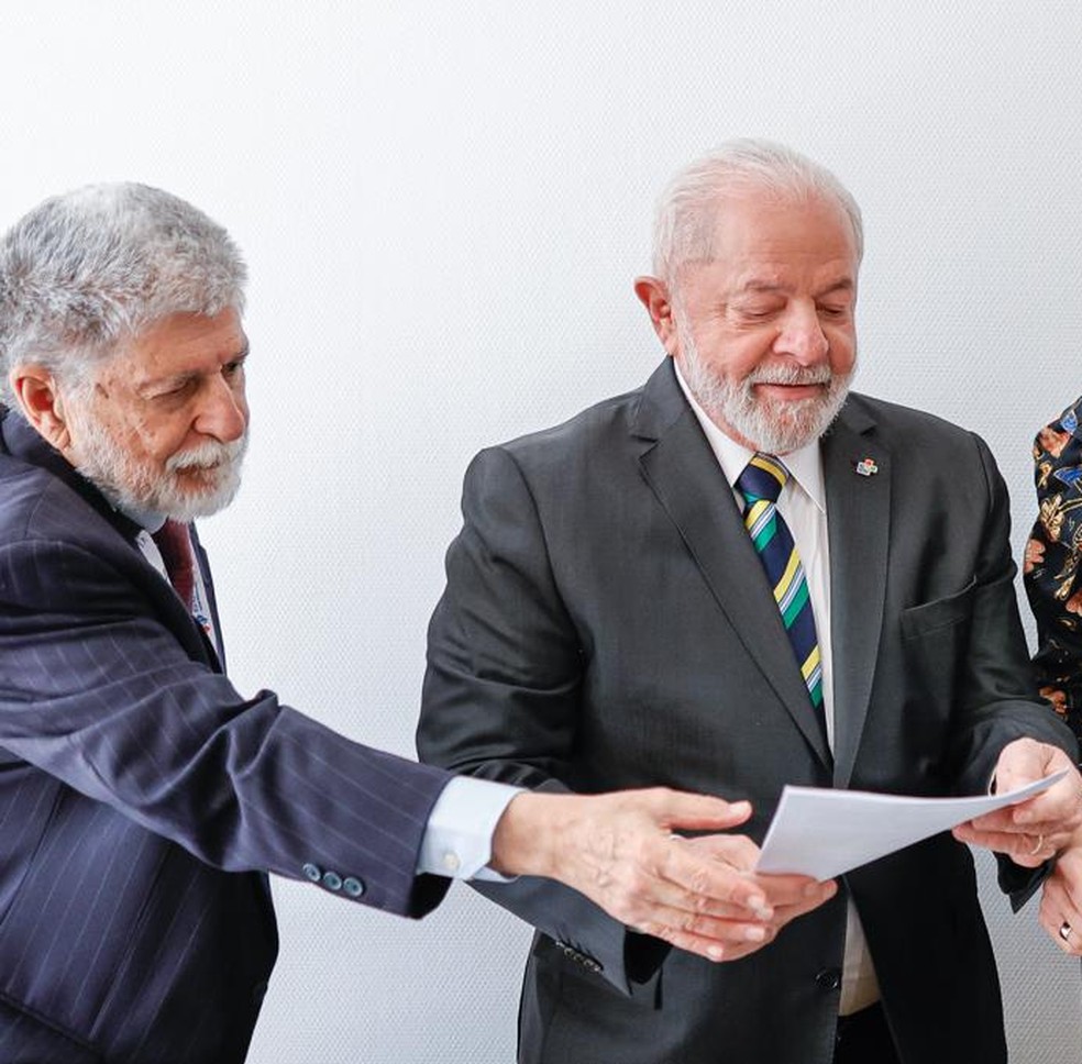 Após repercussão de fala sobre Israel, Lula se reúne com ex-chanceler Celso Amorim