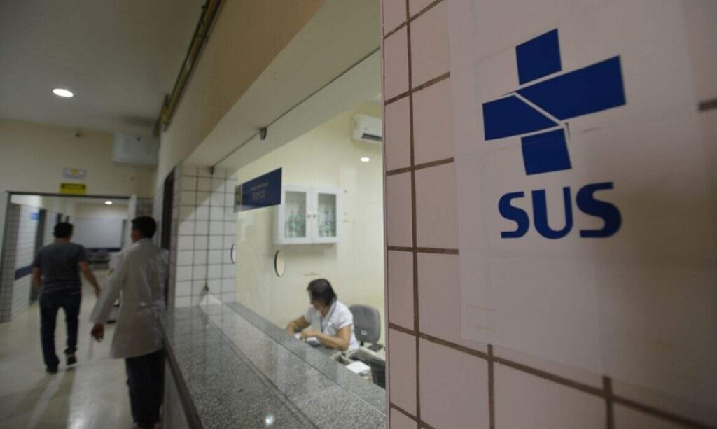 Com elevada demanda no Sistema Único de Saúde, o governo busca mitigar a lista de espera por cirurgias na rede pública de saúde.