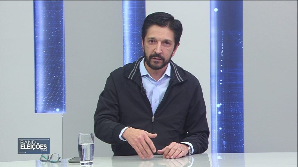Ricardo Nunes realça progressos na área da saúde e a implementação da tarifa zero no Band Eleições.
