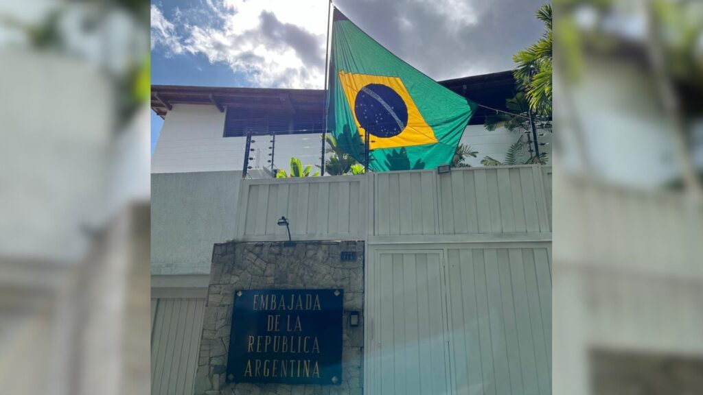 Agentes de Maduro Bloqueiam Acesso a Alimentos na Embaixada Brasileira na Venezuela