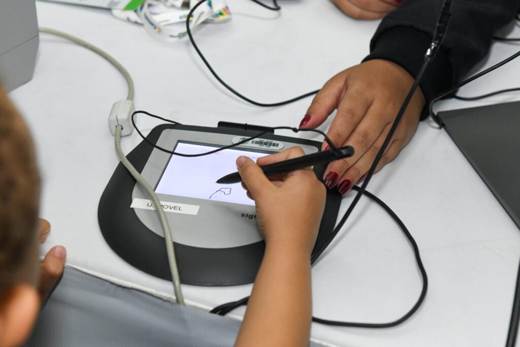 Congresso Aborda Novas Tecnologias para Identificação Digital: Inovações e Desafios