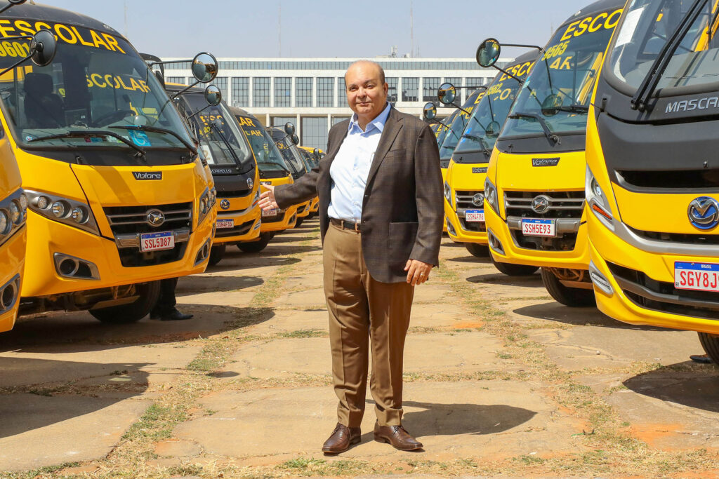 Educação Recebe R$ 55 Milhões e 115 Novos Ônibus para Transporte Escolar