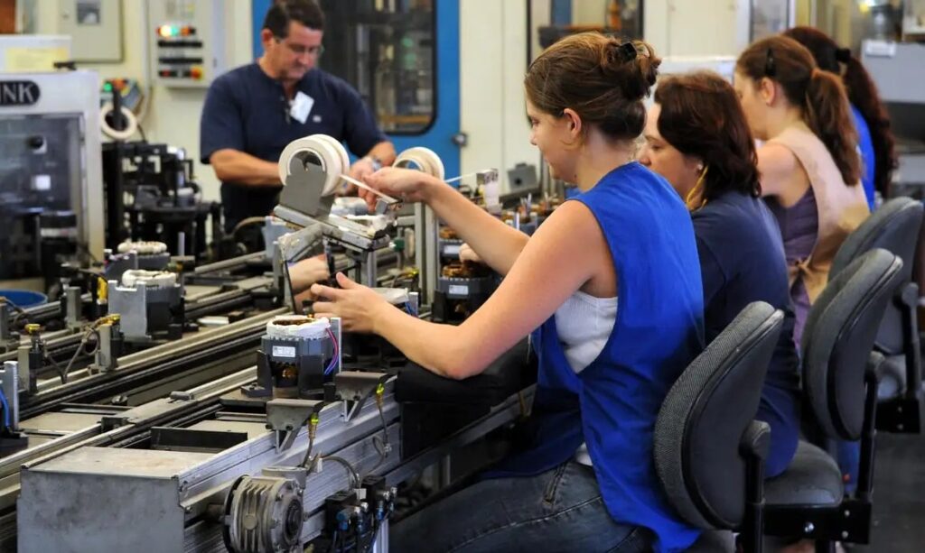 Governo anuncia plano de igualdade salarial entre mulheres e homens para reduzir disparidades