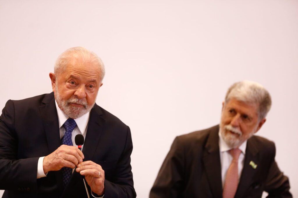 “Celso Amorim afirma que acordo para a Ucrânia é iniciativa dos ‘amigos da paz'”