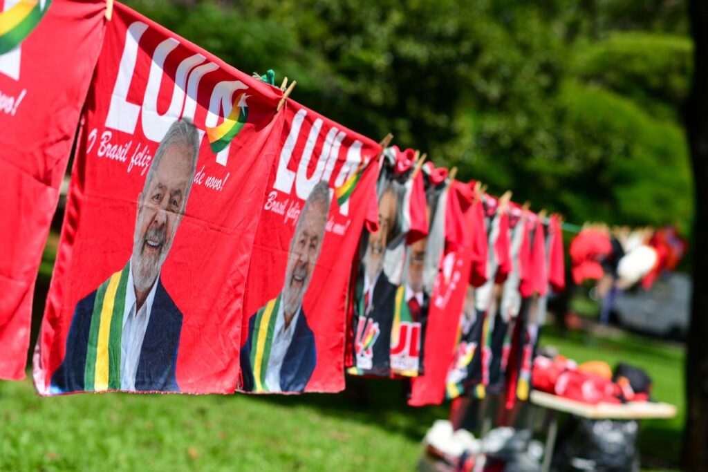 “Os Erros Persistentes da Esquerda: Uma Análise de Cristovam Buarque”