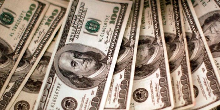 Dólar encerra semana acima de R$5,70 em meio a preocupações fiscais e eleições nos EUA