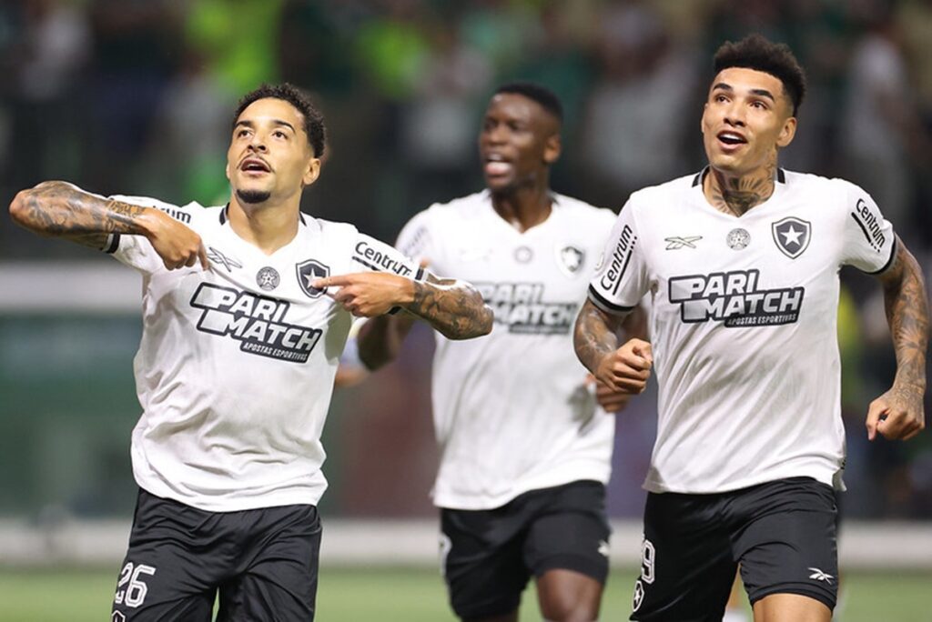 “Botafogo vence Palmeiras no Allianz Park e retoma a liderança do Brasileirão”