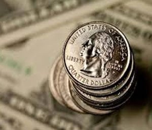Dólar atinge recorde histórico de R$ 5,9141 após anúncio de isenção de Imposto de Renda