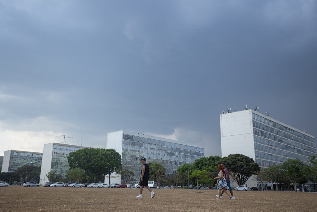 Governo anuncia bloqueio de R$ 6 bilhões no Orçamento de 2024 para equilibrar contas