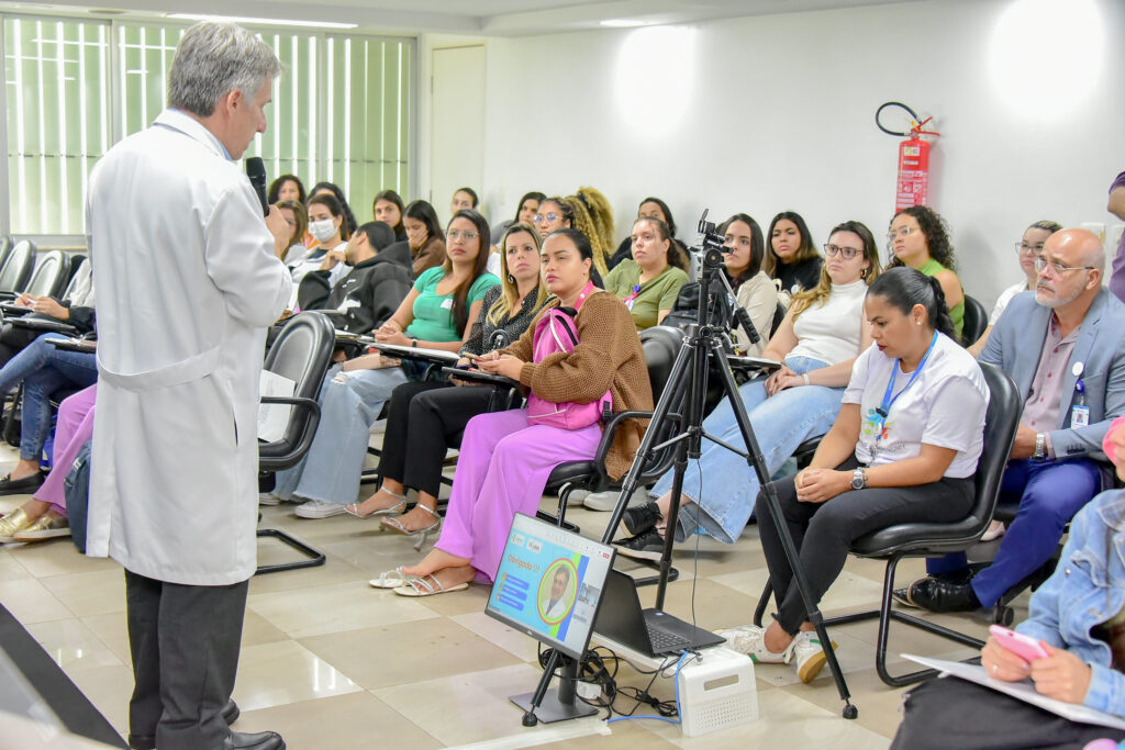 IV Congresso de Inovação, Ensino e Pesquisa: Debates Cruciais sobre Saúde Marcam o Primeiro Dia