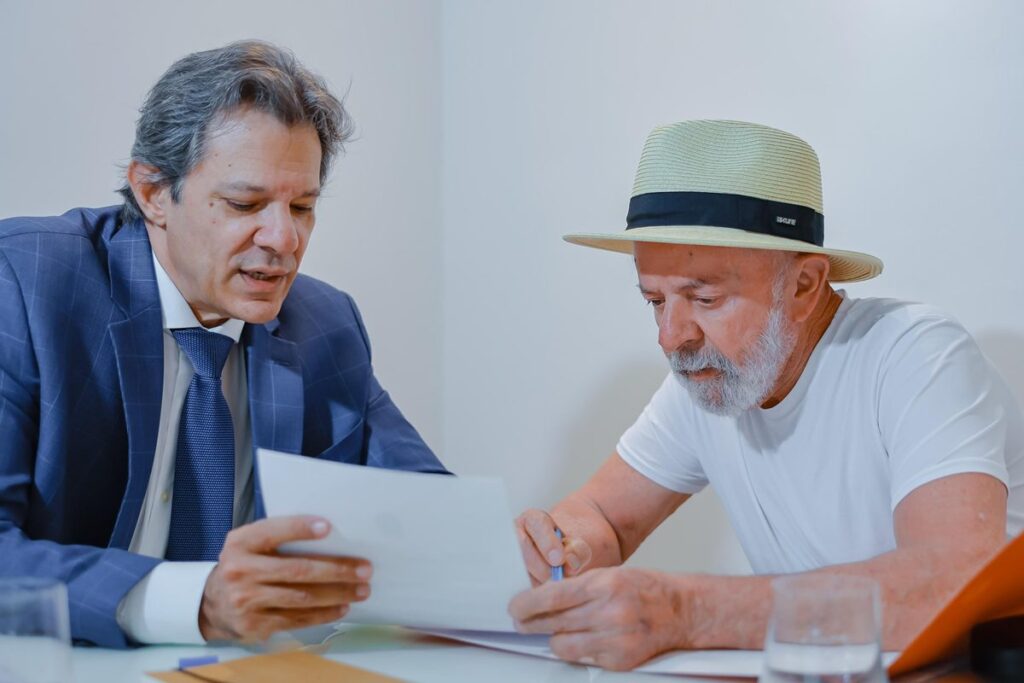 “Dólar em Alta: Lula Implementa Medidas Econômicas Polêmicas Atingindo o Brasil”