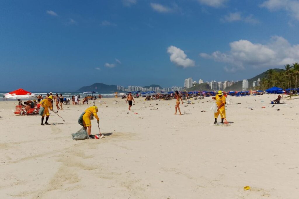 Guarujá Enfrenta Surto de Virose e Remove 76 Toneladas de Lixo das Praias