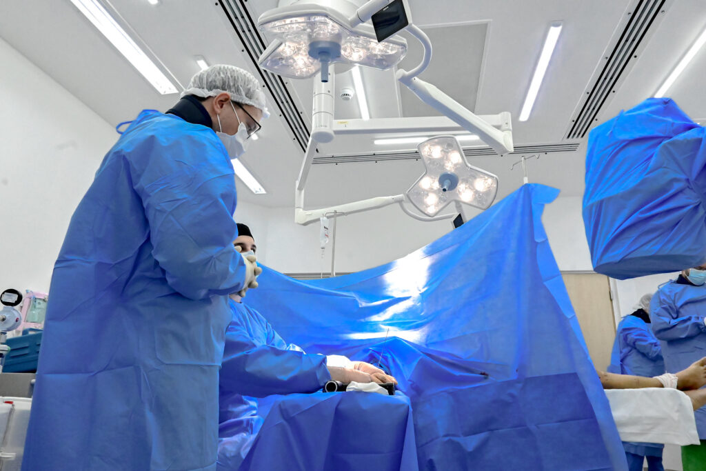 HRSM: Centro Cirúrgico Inova com Novo Aparelho de Iluminação Avançado