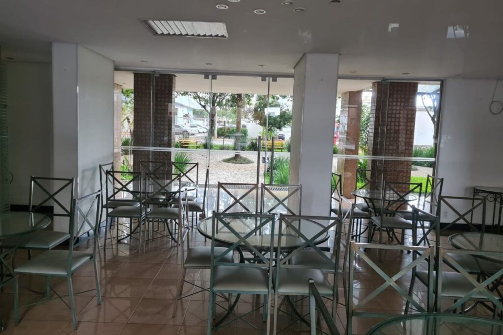 “Cardápio do Golpe: Reunião com Crianças Pretas Incluiu Coxinha, Coca-Cola e Guaraná”