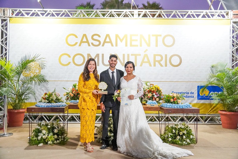 “Casamento Comunitário no Pontão do Lago Sul reúne 101 casais em evento emocionante”