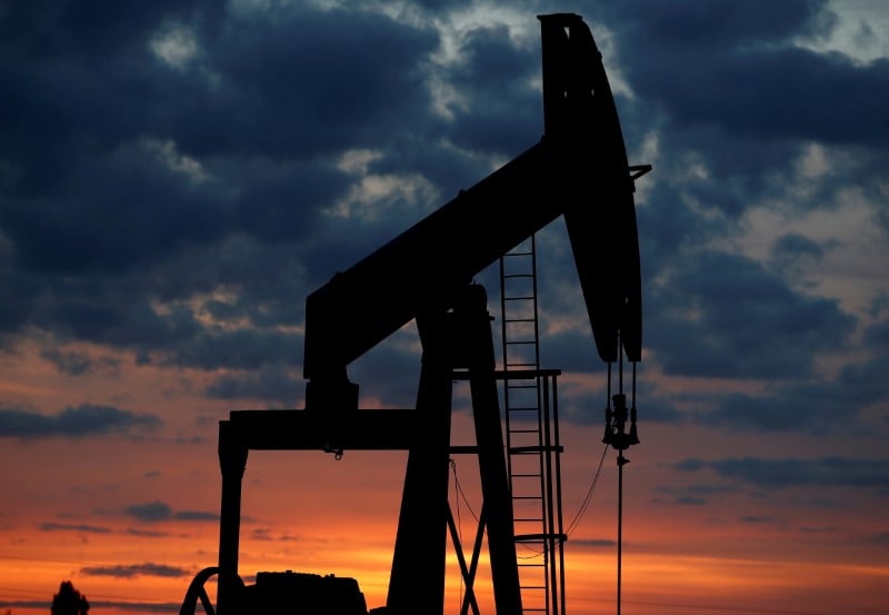 “Petróleo despenca 7% após ataque do Irã a base militar dos EUA no Catar, não a navios-tanque”